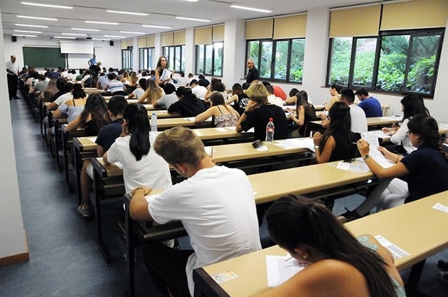 Miles de alumnos extremeños tendrán que repetir la EBAU(selectividad) por una posible filtración de exámenes