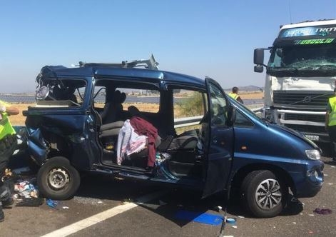 El accidente entre un camión y un turismo en Fuente de Cantos se salda con 9 heridos de diversa consideración