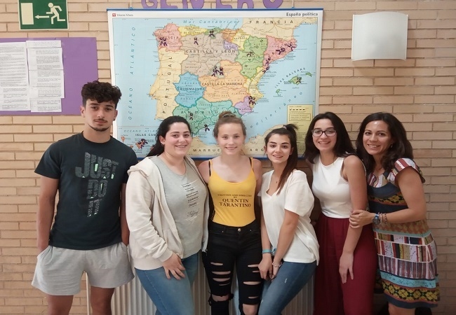 Alumnos y alumnas del I.E.S. `Alba Plata de Fuente de Cantos realizan un proyecto para fomentar la igualdad 