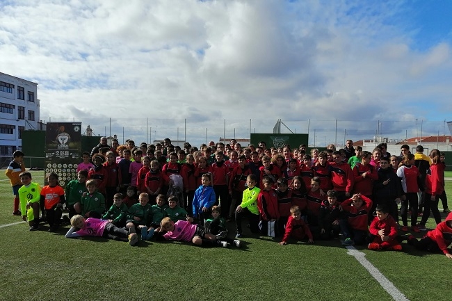 Un centenar de niños y niñas se dan cita en la convivencia deportiva del colegio San Francisco Javier de Fuente de Cantos