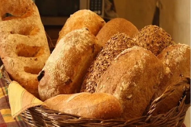 Suspendido el reparto de pan a domicilio en las localidades del Área de Salud Llerena-Zafra