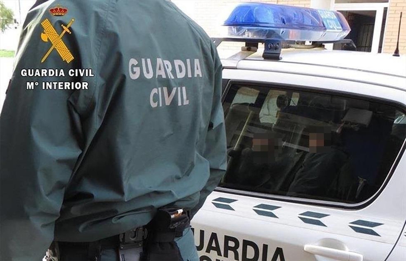 La Guardia Civil realiza una operación antidroga en Fuente de Cantos con varios registros y detenciones