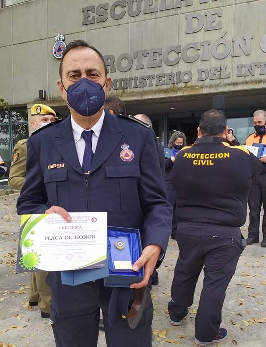 Protección Civil de Fuentes de León recibe en Madrid una Placa de Honor por su labor desempeñada durante la pandemia