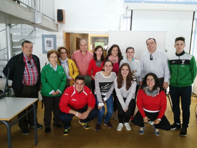 Alumnos del I.E.S Alba Plata de Fuente de Cantos reparten más de 2200 euros a diferentes ONGs