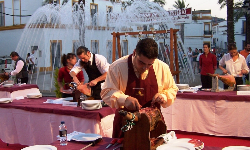 Monesterio celebrará el ''XIX Concurso de Cortadores de Jamón'' en el mes agosto