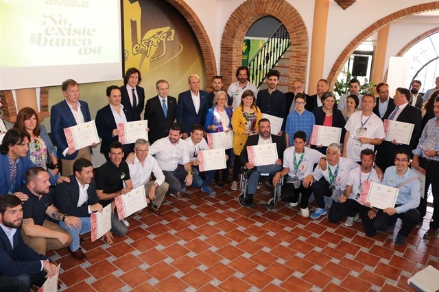 Premio especial Gracias a Manuel Toro de Fuente de Cantos, en los Premios Espiga del Deporte