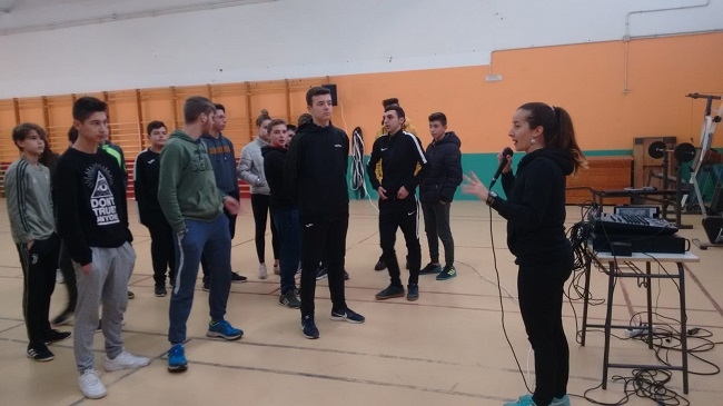 El alumnado del IES Alba Plata de Fuente de Cantos realiza actividades relacionadas con la salud