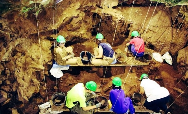 Abiertas las plazas para el campo de voluntariado juvenil `Arqueología en Fuentes de León durante el verano