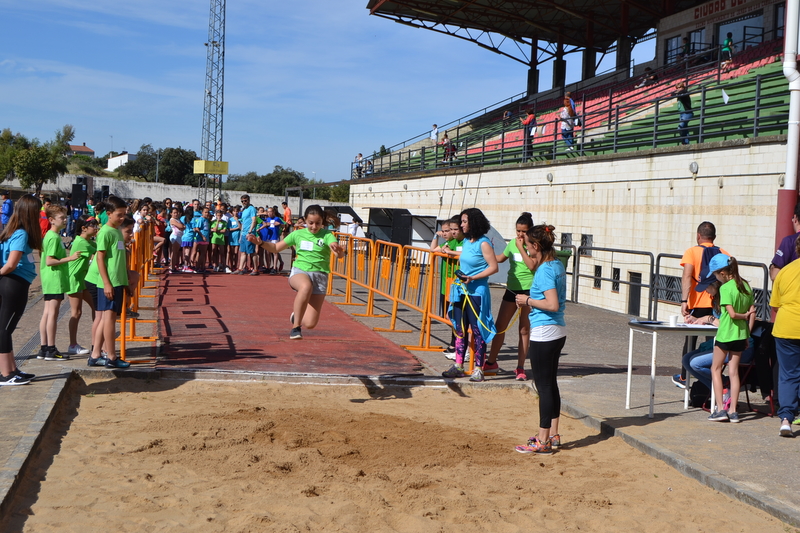 Escolares de Bodonal, Higuera, Fregenal y Cabeza la Vaca disfrutaron de la IV Convivencia Deportiva de Primaria en Jerez