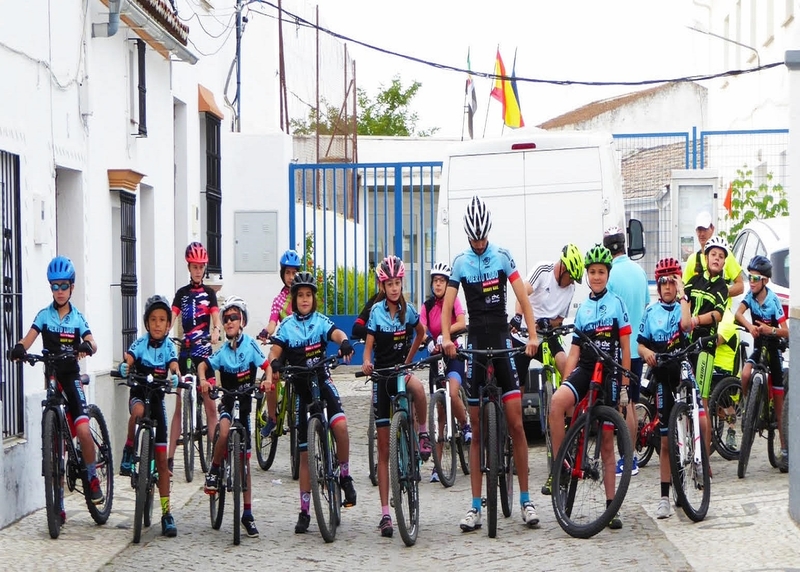 La Escuela Ciclista Comarcal Puerto Lobo Sierra de Tentudía clausuró su temporada en Bodonal