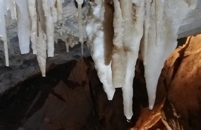 Alájar se fija en las Cuevas de Fuentes de León como modelo a seguir 