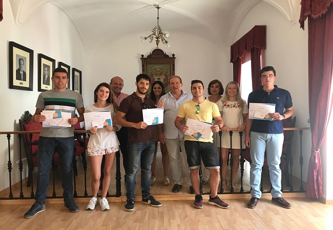 El Ayuntamiento de Higuera la Real premia a los mejores expedientes académicos del pasado curso