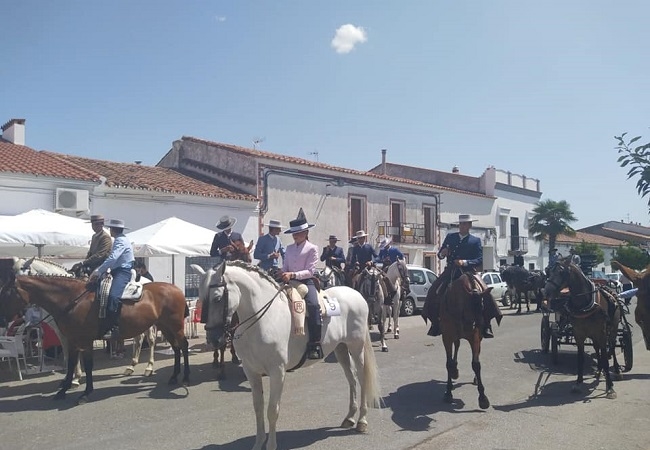 Bodonal de la Sierra acogió el `XXV Paseo de Caballos