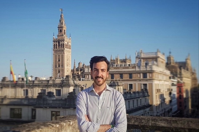 José Tomás Pérez Indiano será el encargado de realizar el cartel anunciador de la venida de la Virgen de los Remedios a Fregenal de la Sierra