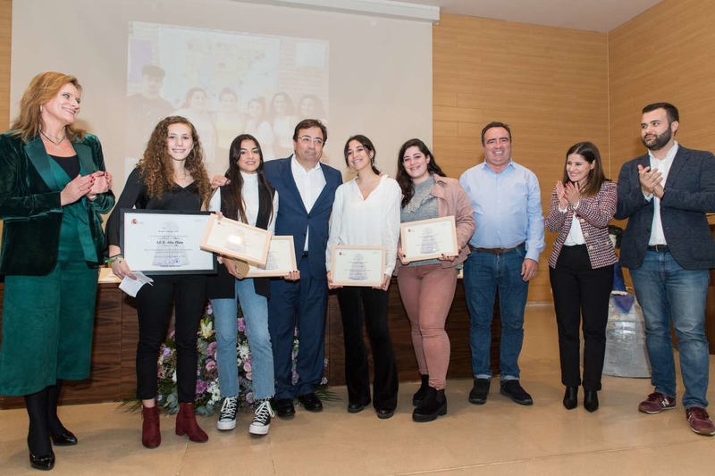 El IES Alba Plata de Fuente de Cantos recogía el premio Meninas 2019 en Cáceres