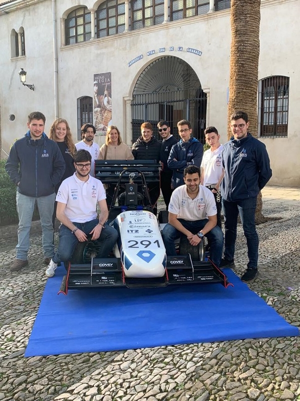 El Equipo Arus de la Universidad de Sevilla presentó su coche de competición en Fuente de Cantos