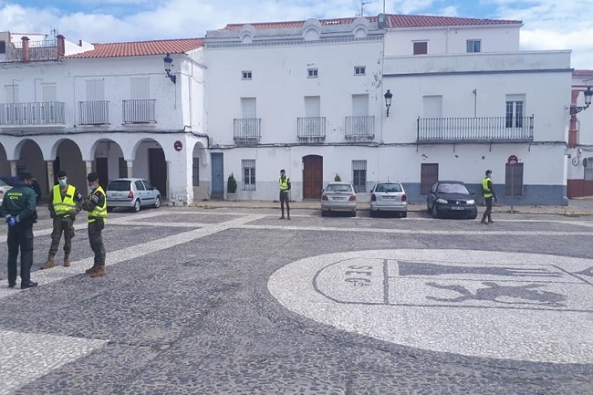 Militares de la Brigada Extremadura XI patrullaron ayer en Segura de León y Fuente de Cantos 