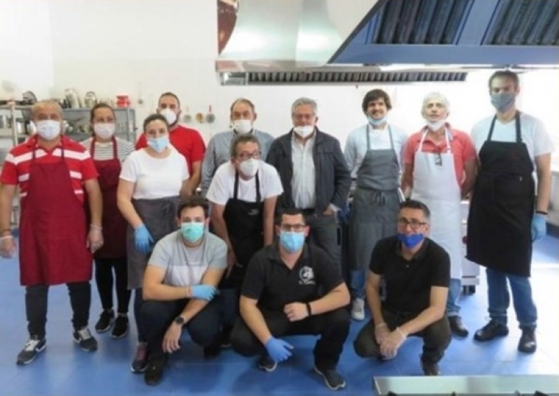 150 sanitarios del Área Llerena-Zafra cenarán hoy un menú elaborado por la Hostelería de Monesterio