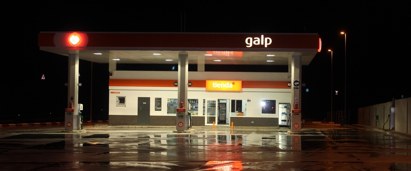 La nueva gasolinera de Fuente de Cantos da trabajo a tres jóvenes de la localidad