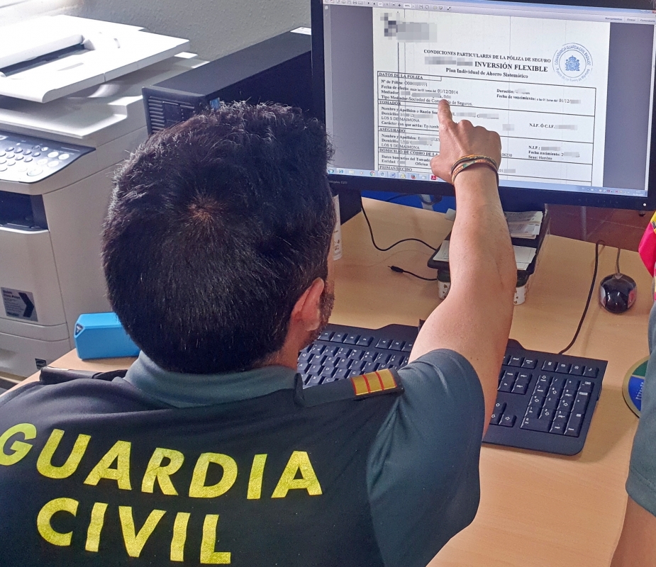 La Guardia Civil investigó a un gestor asegurador por estafar 12.000 euros