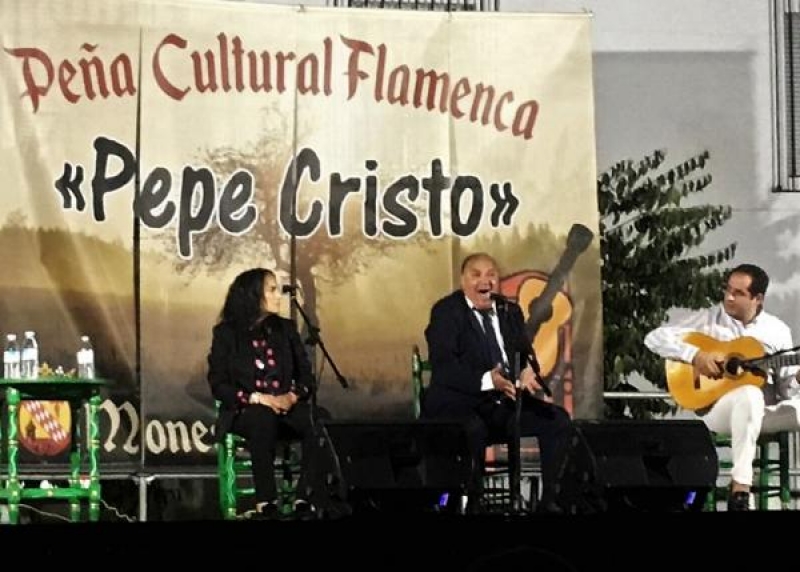 `Pasión por el Flamenco pasó por Monesterio con las voces de Kaíta y Alejandro Vega en la Feria del Emigrante