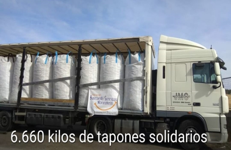 `Buscando Sonrisas Monesterio recicla 6,6 toneladas de tapones de plástico para fines solidarios