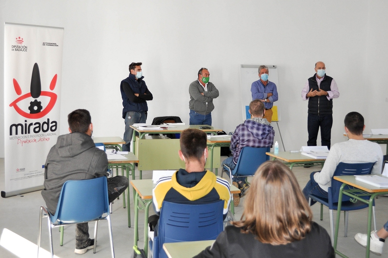 Inaugurado el curso de instalaciones solares fotovoltaicas en Bienvenida