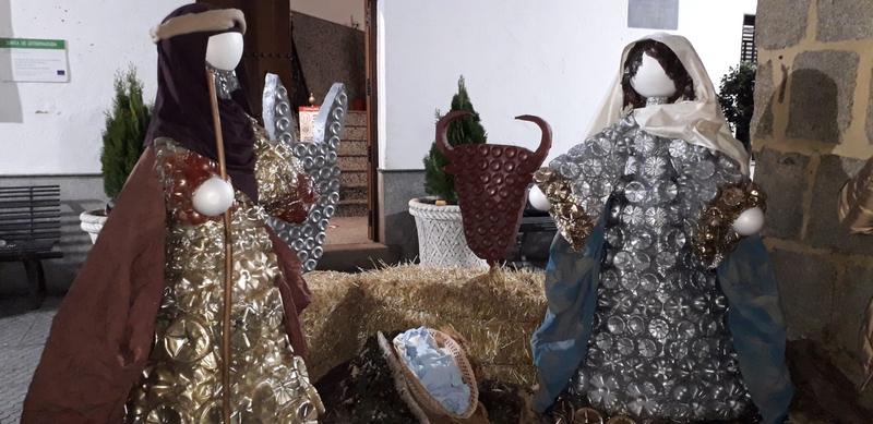 Segura de León presenta el calendario de actividades navideño y la Ruta por su Navidad Reciclada