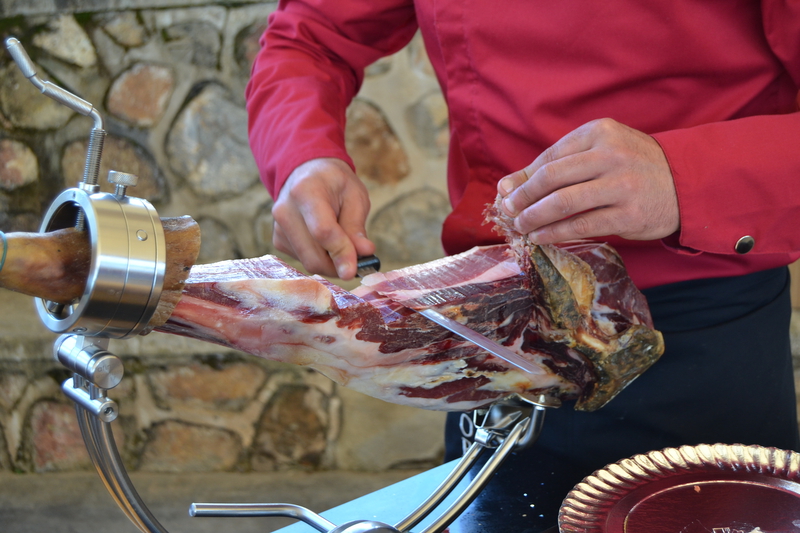 El Ayuntamiento de Jerez de los Caballeros convoca el I Concurso de Cortadores online del Salón del Jamón Ibérico y la Dehesa