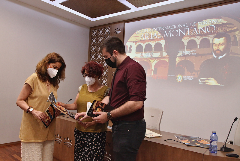 Presentada en Diputación la primera Escuela Internacional de Verano Arias Montano de Fregenal de la Sierra