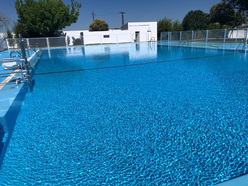 La piscina de Bienvenida reabrirá mañana tras solventar el Ayuntamiento en tiempo récord el `problema de los socorristas