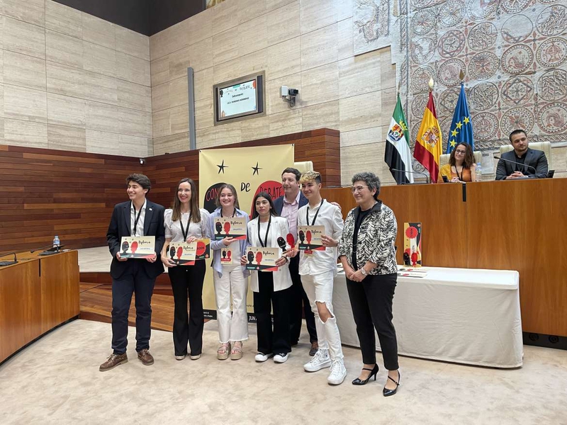 El IES Eugenio Hermoso de Fregenal de la Sierra segundo clasificado en el I Concurso de Debate de Extremadura en ESO