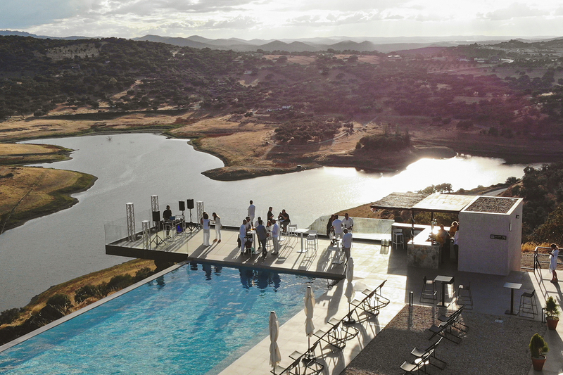 Hoteles Desconecta2 inaugura la temporada de verano con la apertura de su piscina infinita