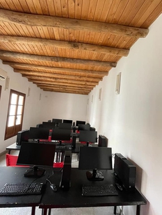 El Ayuntamiento de Cabeza la Vaca renueva los ordenadores del aula de informtica municipal
