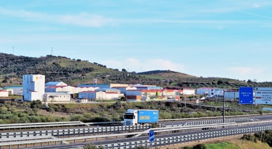El ayuntamiento de Monesterio licita el arrendamiento de tres naves en el Polgono El Alcornocal