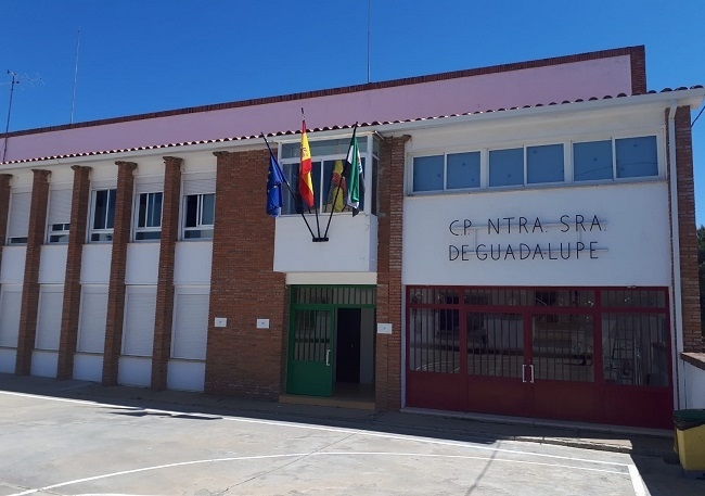 132.000 euros para el acondicionamiento del patio infantil y pista deportiva del Colegio de Segura de León