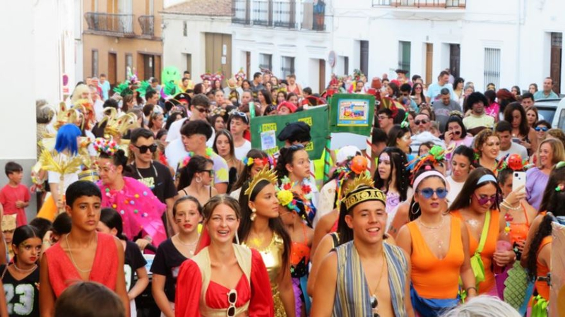 `Las Sirenitas Morenas ganan el concurso de disfraces del Carnaval de Verano de Monesterio