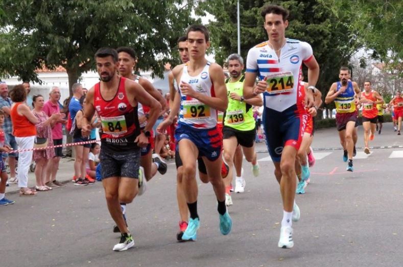 Raquel Trabuco y David Barroso ganadores absolutos de la 1 Milla Urbana de Monesterio