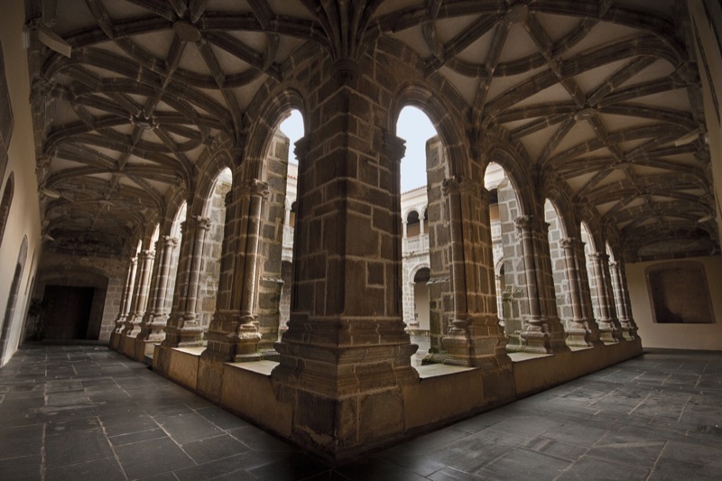 El Auditorio del Conventual de Calera de León acoge una charla de ayuda para obtener una titulación que acredite la experiencia profesional