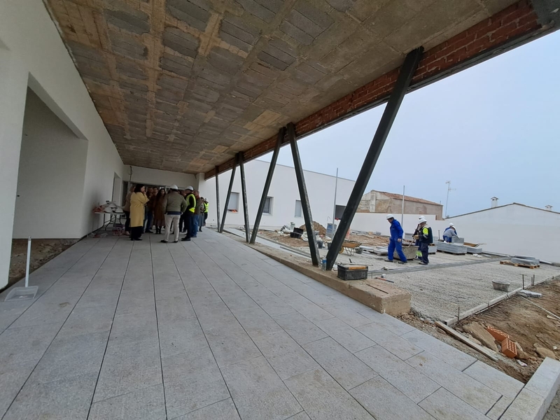 Sara García Espada visita las obras del nuevo centro de salud de Fuente de Cantos