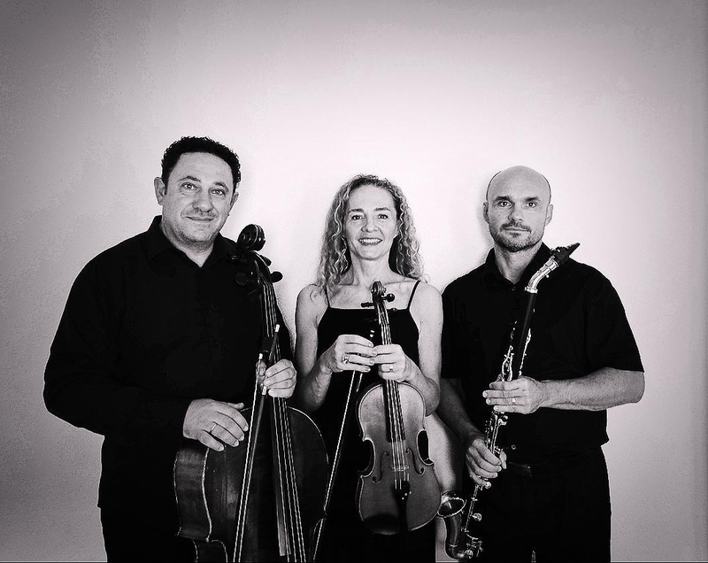 Músicos de la Orquesta de Extremadura llevan música de piazzola a Segura de León