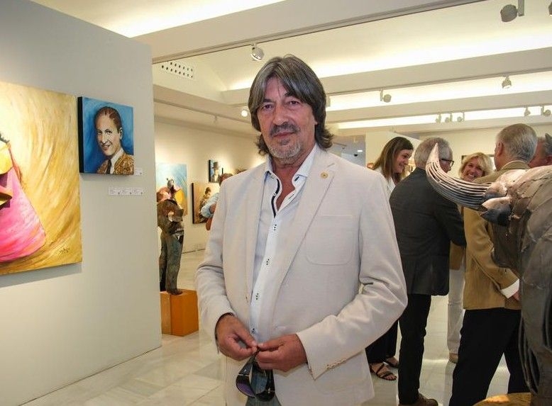 El artista cántabro Mariano Cobo dona ocho obras al Museo de la Dinastía Bienvenida