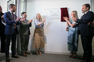 María Guardiola participa en la inauguración del nuevo Centro de Salud de Fuente de Cantos