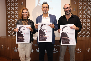 El flamenco pacense se reúne en el Hospital Centro Vivo para homenajear a Paco Zambrano