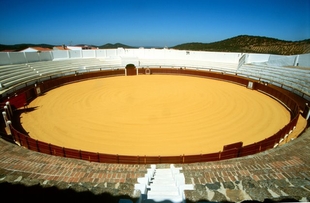 La Diputación de Badajoz licita las obras para mejorar la accesibilidad en la Plaza de Toros de Cabeza la Vaca