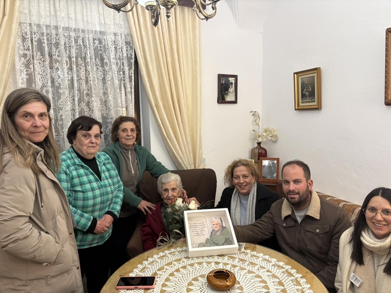 Carmen Méndez Durán, vecina de Calera de León, celebraba su 100 cumpleaños