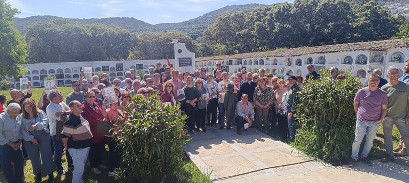 Celebrado en Cabeza la Vaca el acto de reparación tras el ataque al memorial de las víctimas del franquismo