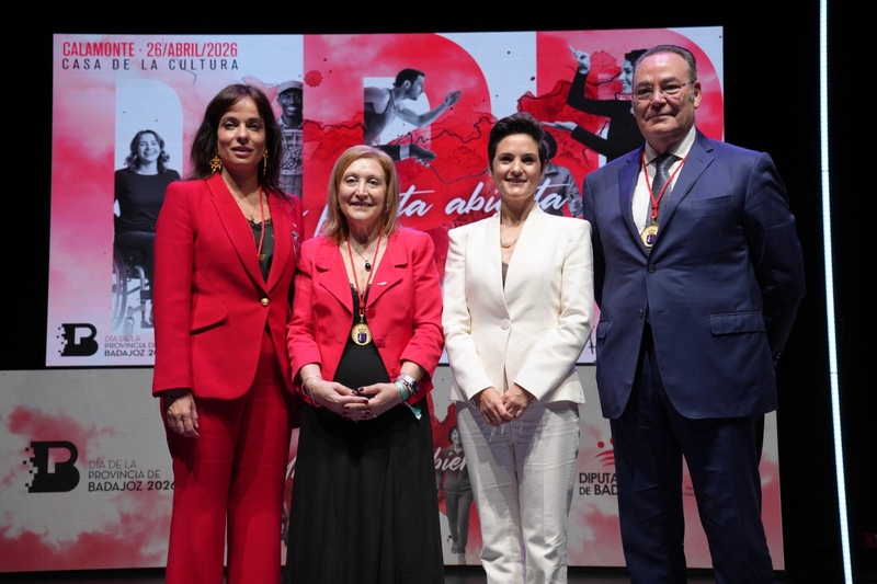 Raquel del Puerto destaca que las tres nuevas Medallas de Oro simbolizan el talento y el compromiso que `están transformando una provincia mejor´