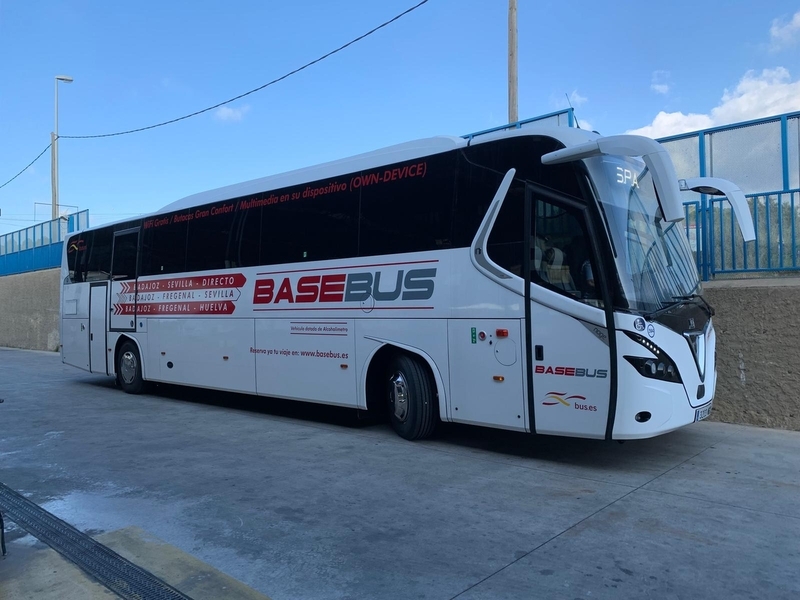 Basebus asume desde la línea de autobús entre Mérida y Sevilla