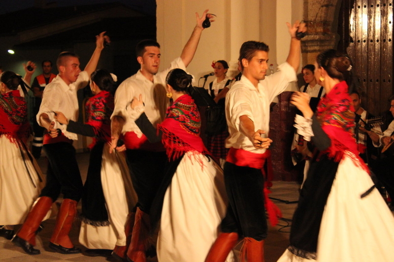 Los Jateros se unen a las celebraciones folclóricas de las casas regionales de emigrantes extremeños